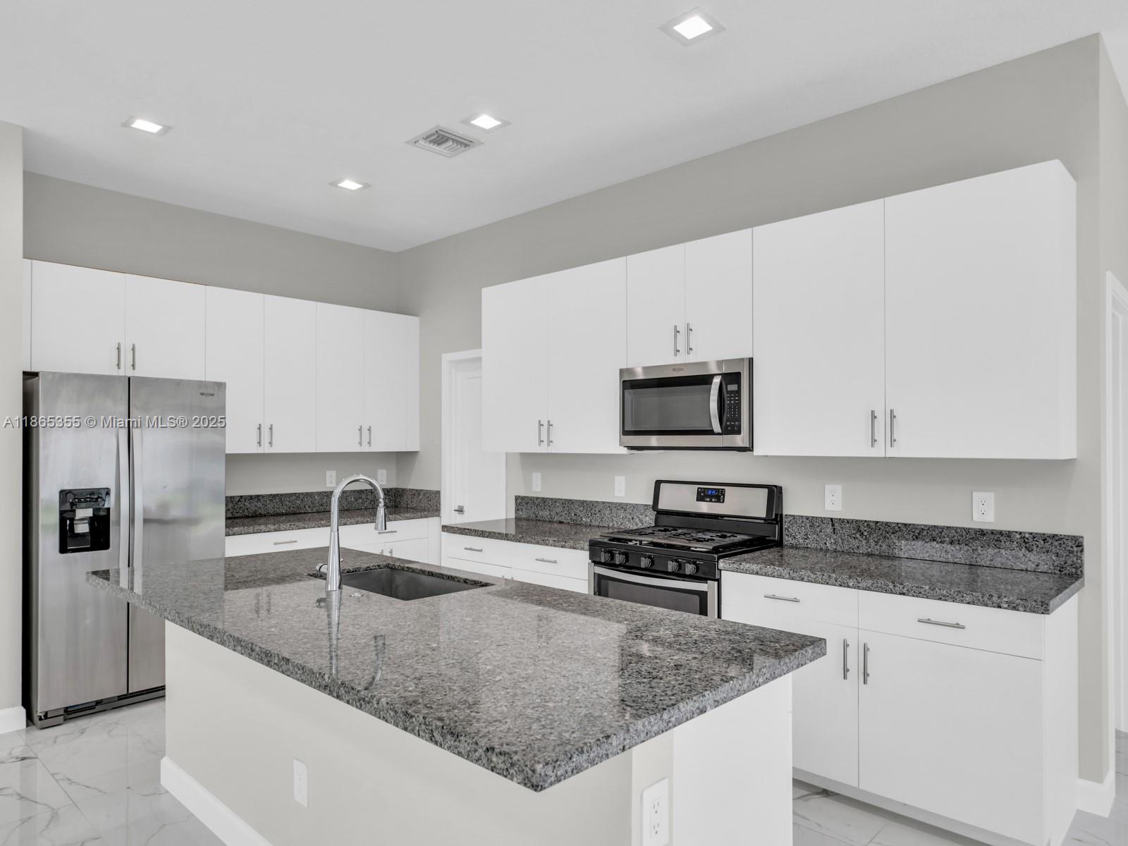 4924 3 / 3 2187 sq. ft. $ 2025-08-25 0 Photo
