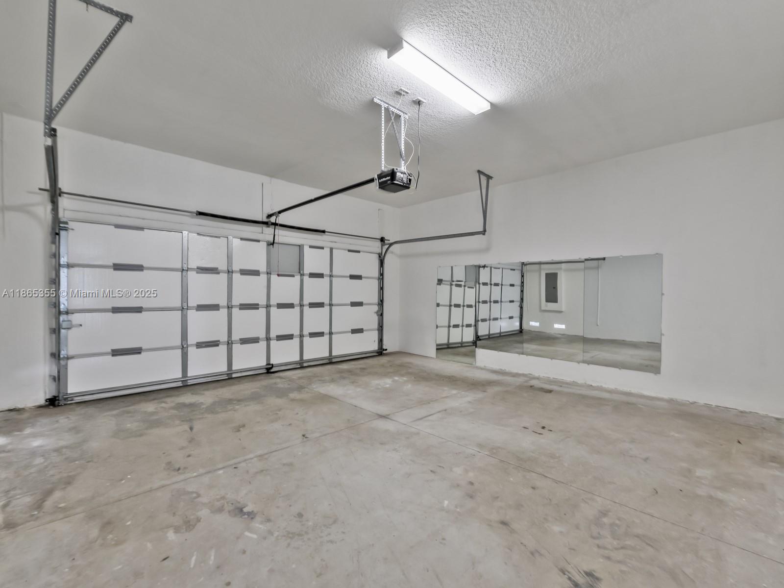 4924 3 / 3 2187 sq. ft. $ 2025-08-25 0 Photo