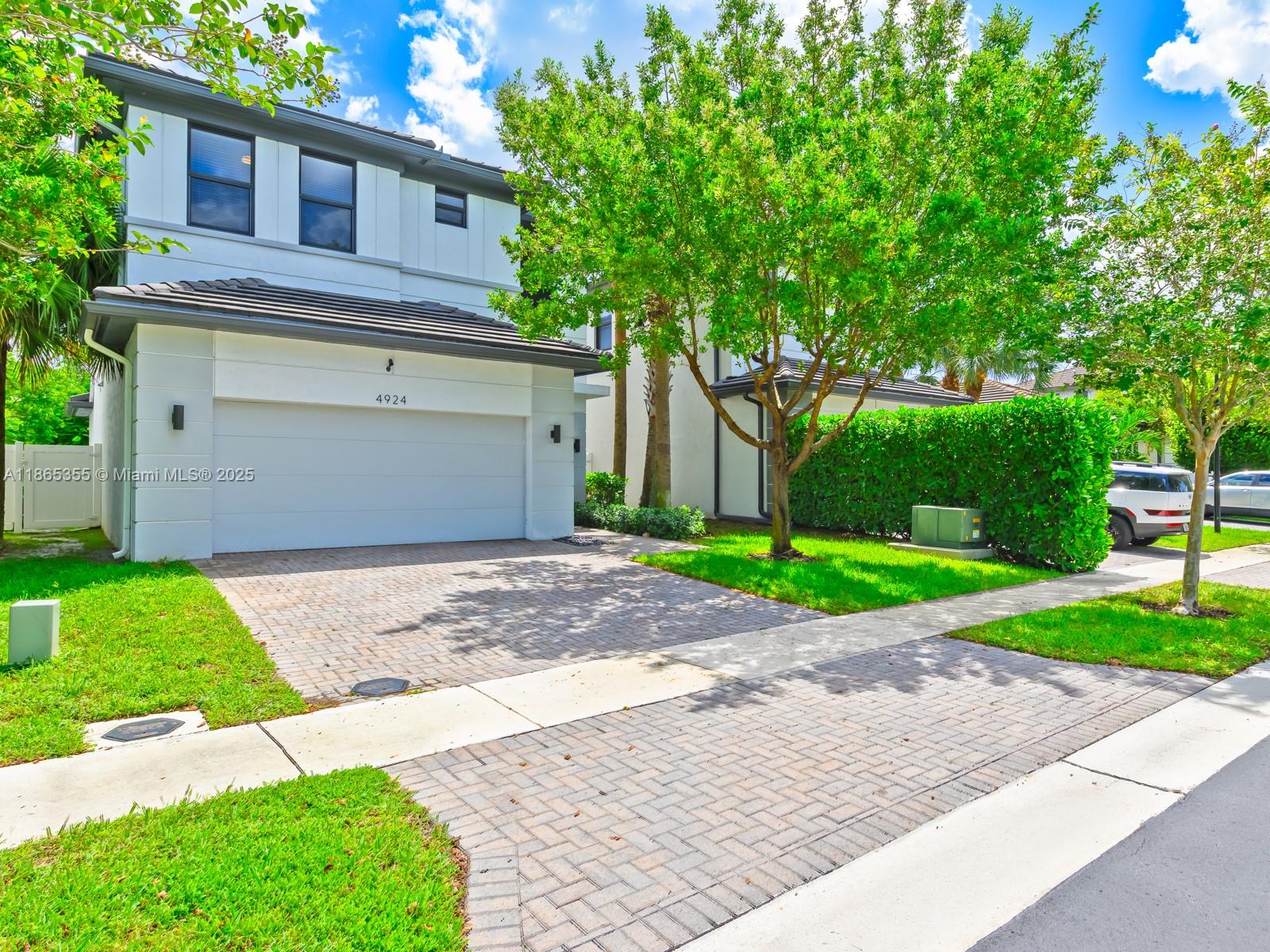 4924 3 / 3 2187 sq. ft. $ 2025-08-25 0 Photo