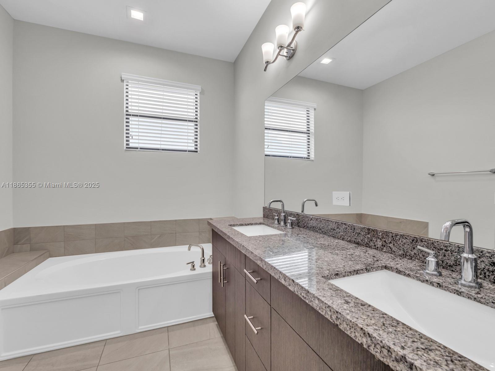 4924 3 / 3 2187 sq. ft. $ 2025-08-25 0 Photo