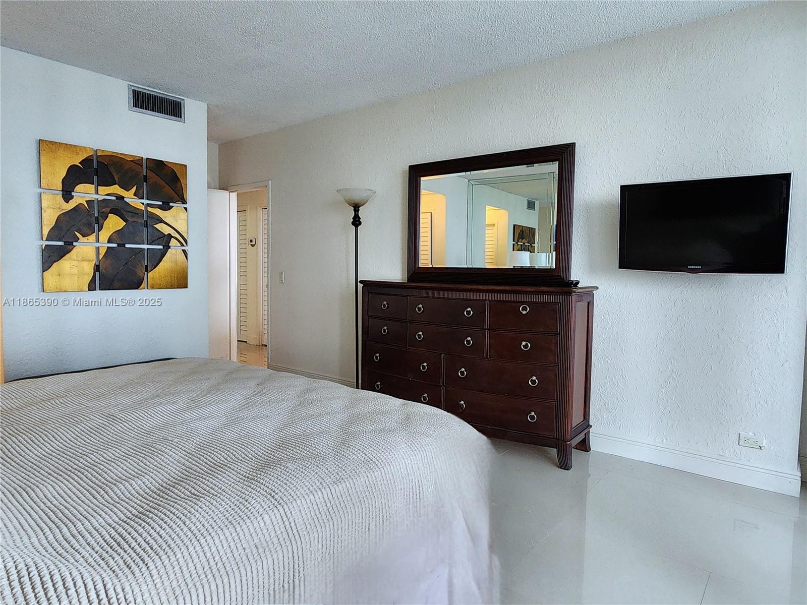 Photo of 3505 Ocean Dr  #1217, Hollywood, Florida, 33019 - 