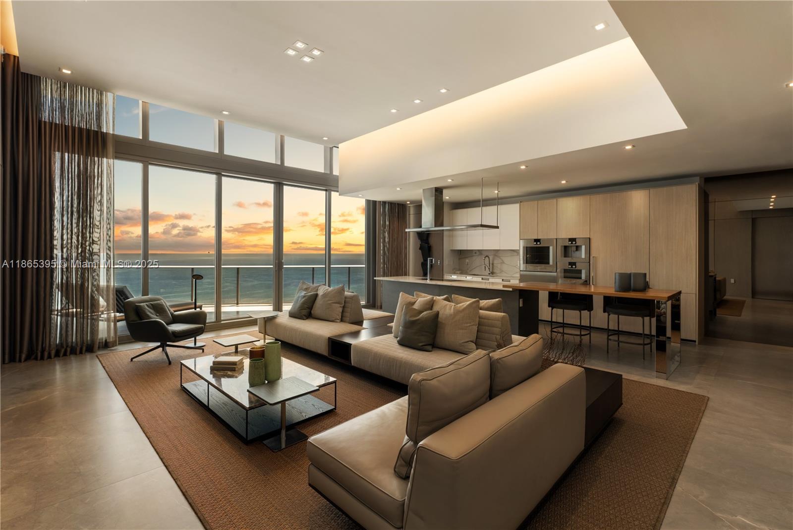 Ver detalles 4802 3 / 4 2174 sq. ft. $ 2025-08-25 0 foto