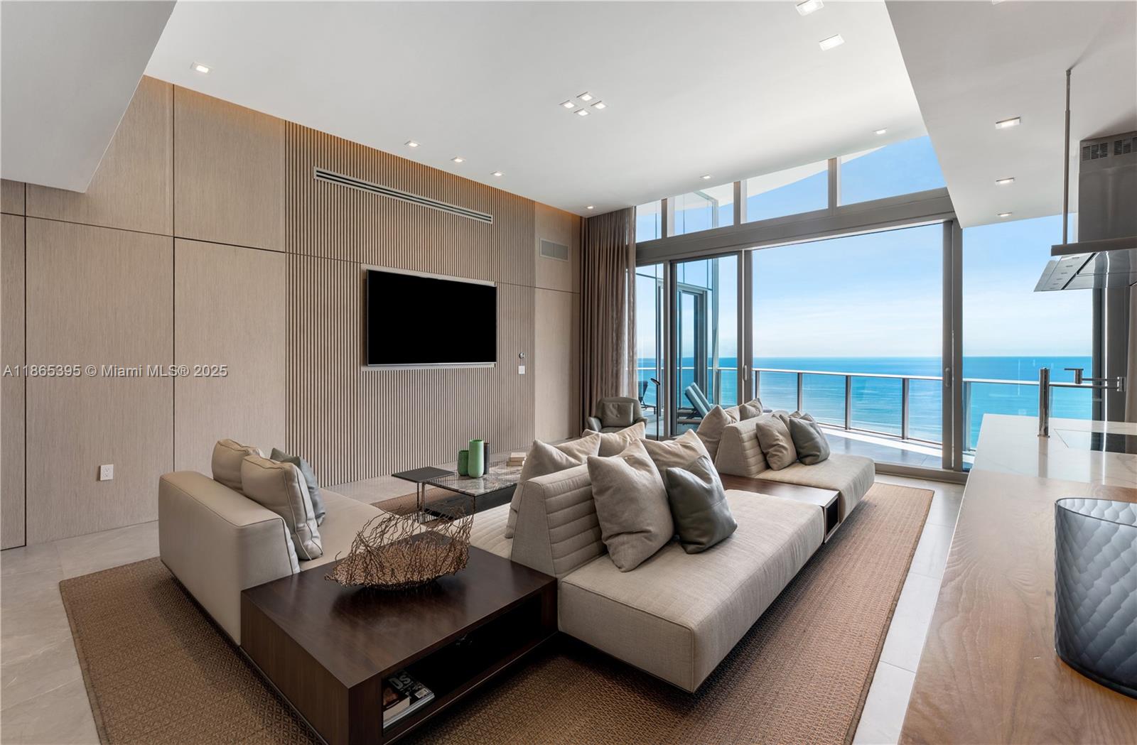 Ver detalles 4802 3 / 4 2174 sq. ft. $ 2025-08-25 0 foto