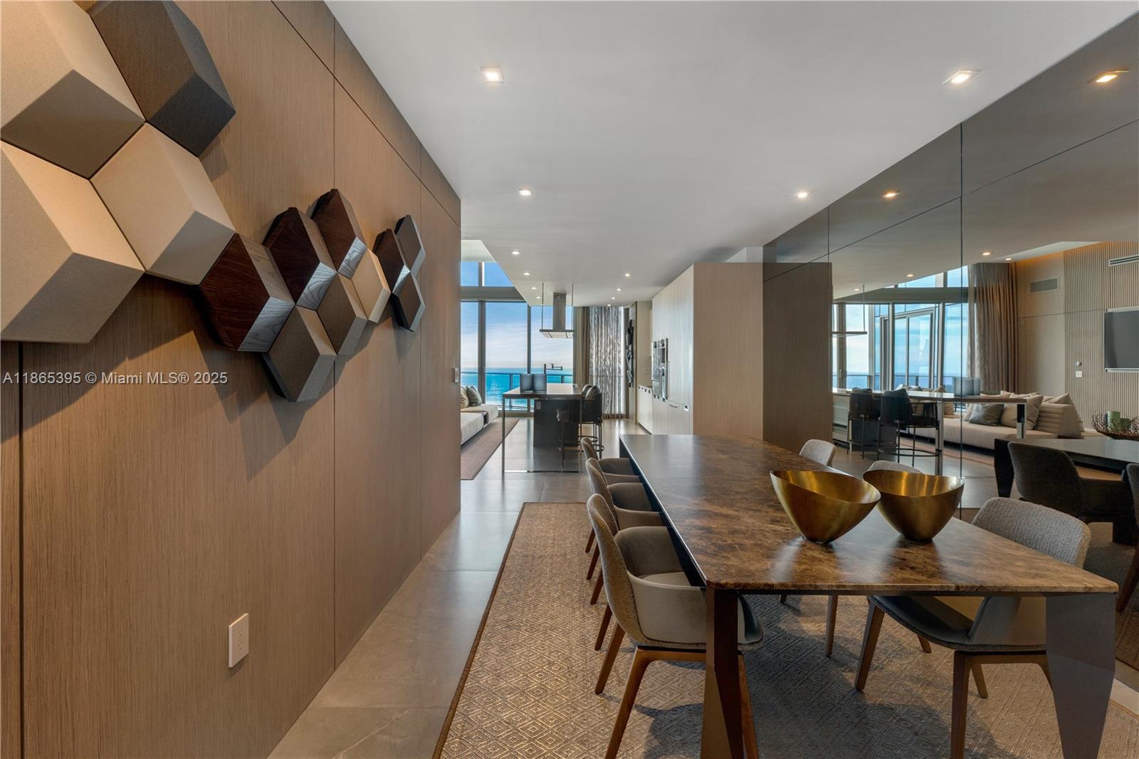 Ver detalles 4802 3 / 4 2174 sq. ft. $ 2025-08-25 0 foto
