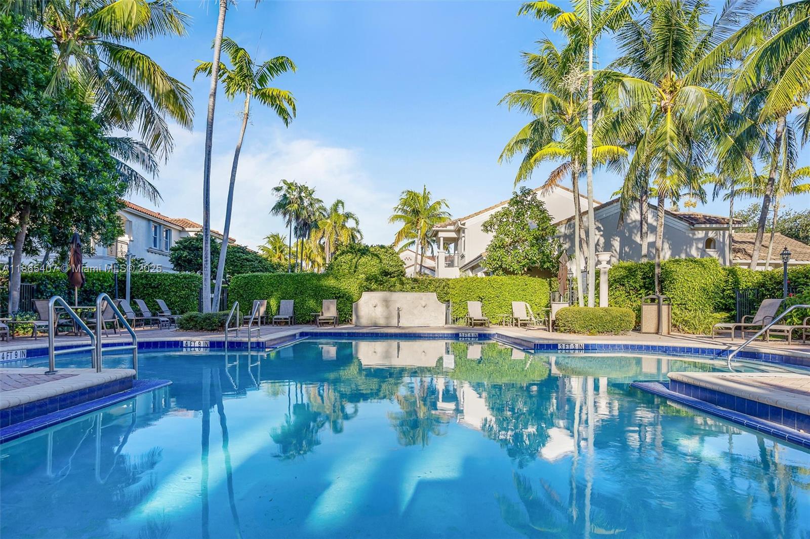 Photo of 1384 Harbor View W  (1384), Hollywood, Florida, 33019 - 