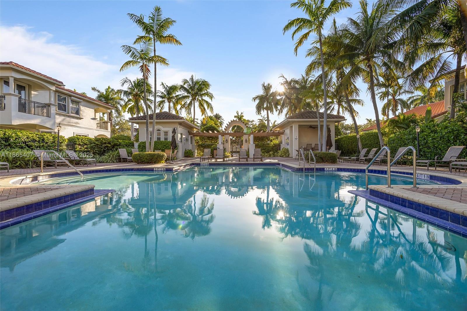 Photo of 1384 Harbor View W  (1384), Hollywood, Florida, 33019 - 
