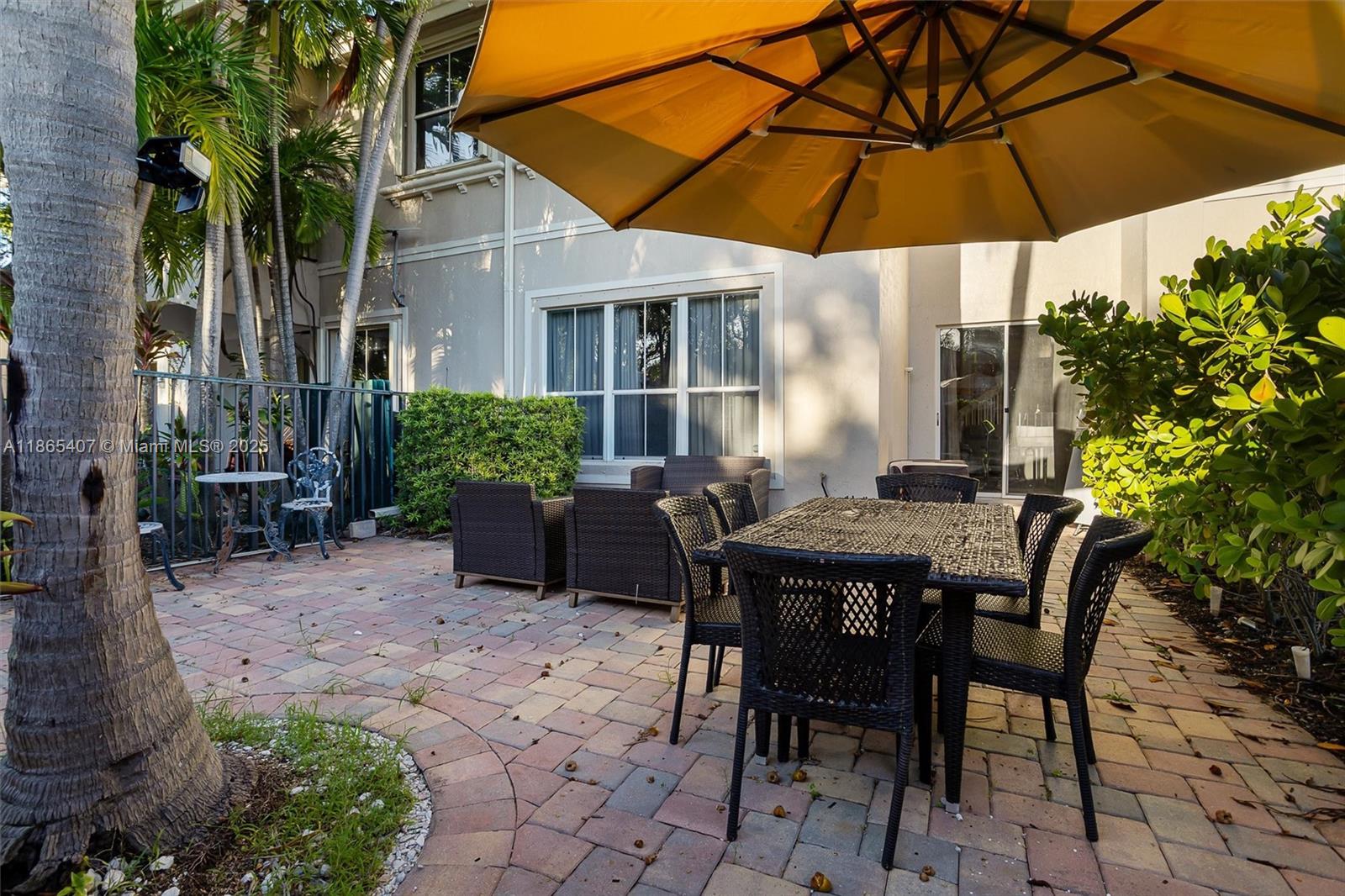 Photo of 1384 Harbor View W  (1384), Hollywood, Florida, 33019 - 