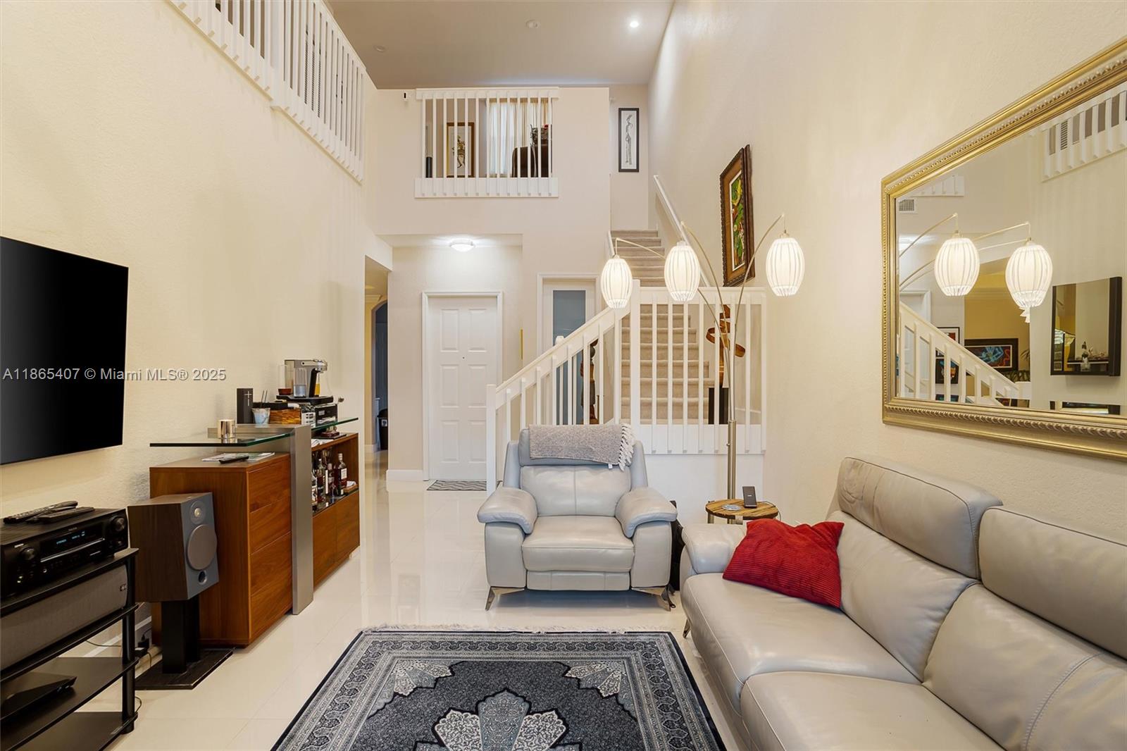 Photo of 1384 Harbor View W  (1384), Hollywood, Florida, 33019 - 