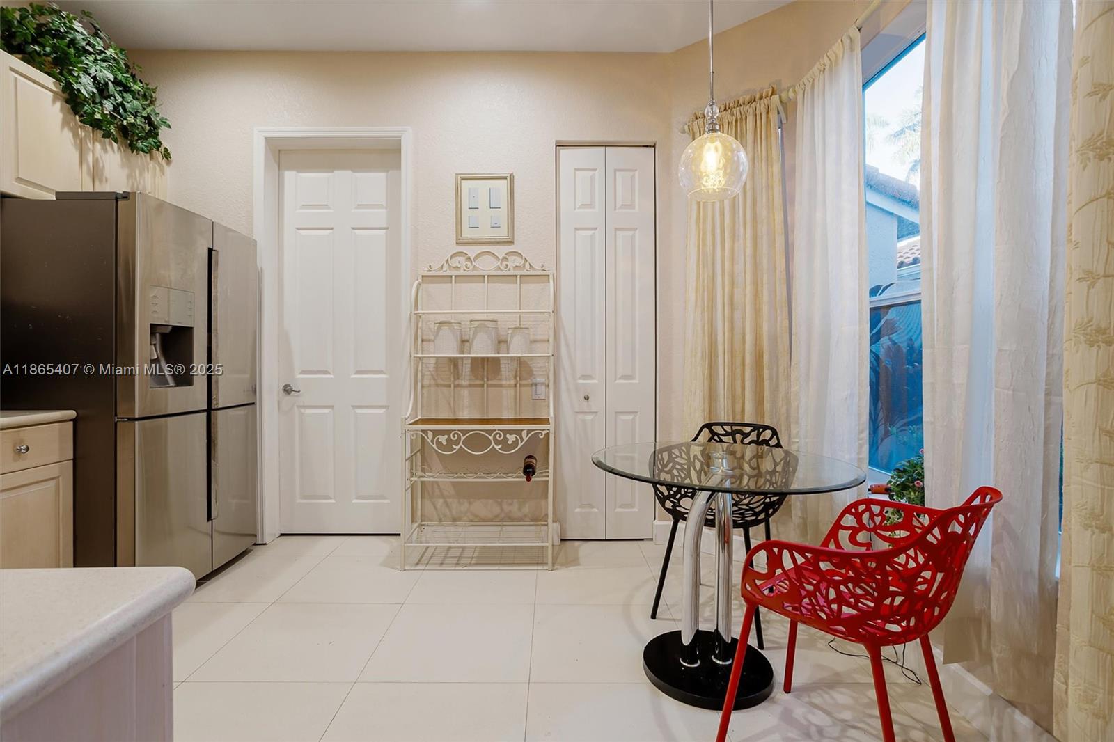 Photo of 1384 Harbor View W  (1384), Hollywood, Florida, 33019 - 