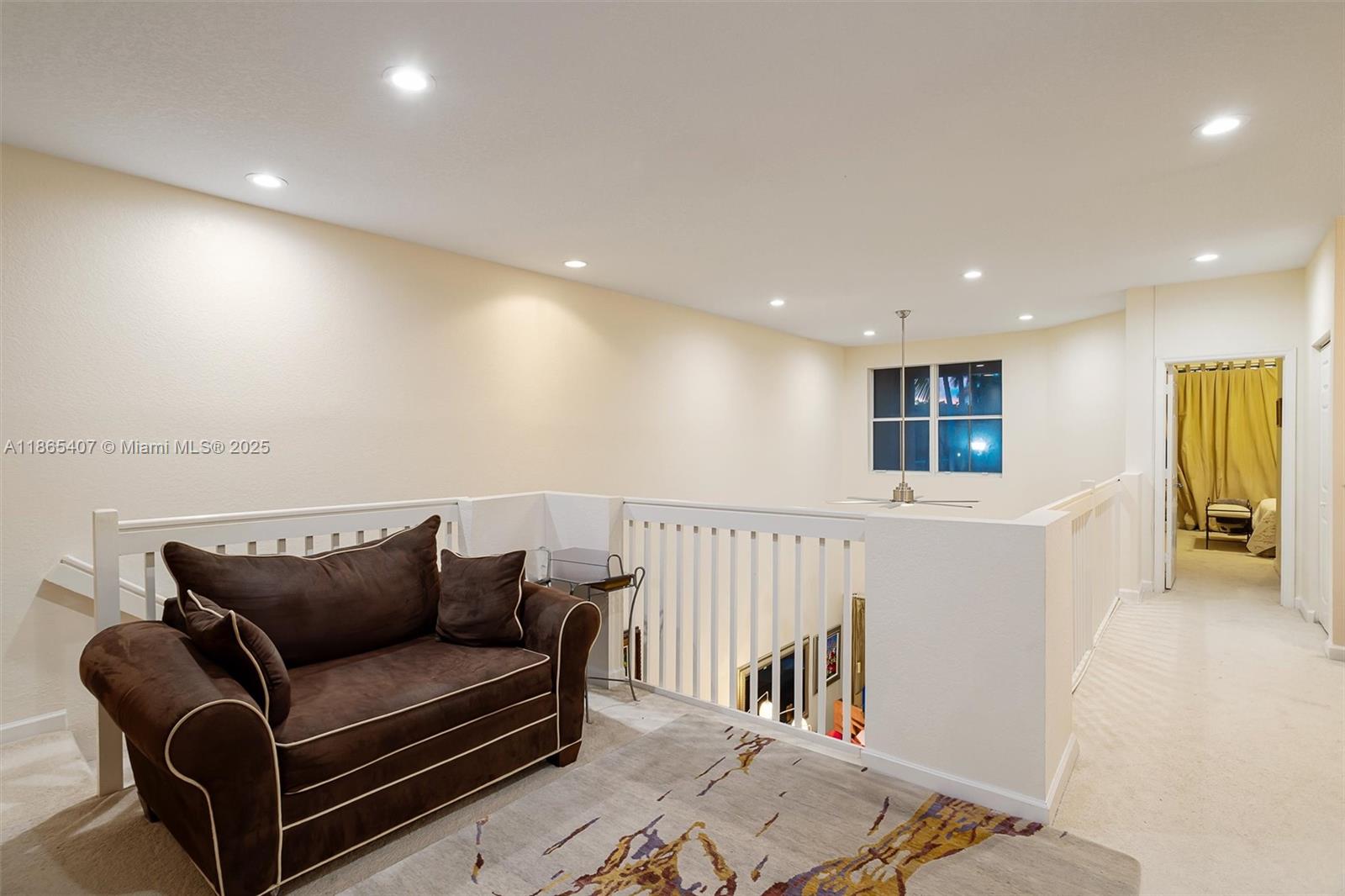 Photo of 1384 Harbor View W  (1384), Hollywood, Florida, 33019 - 