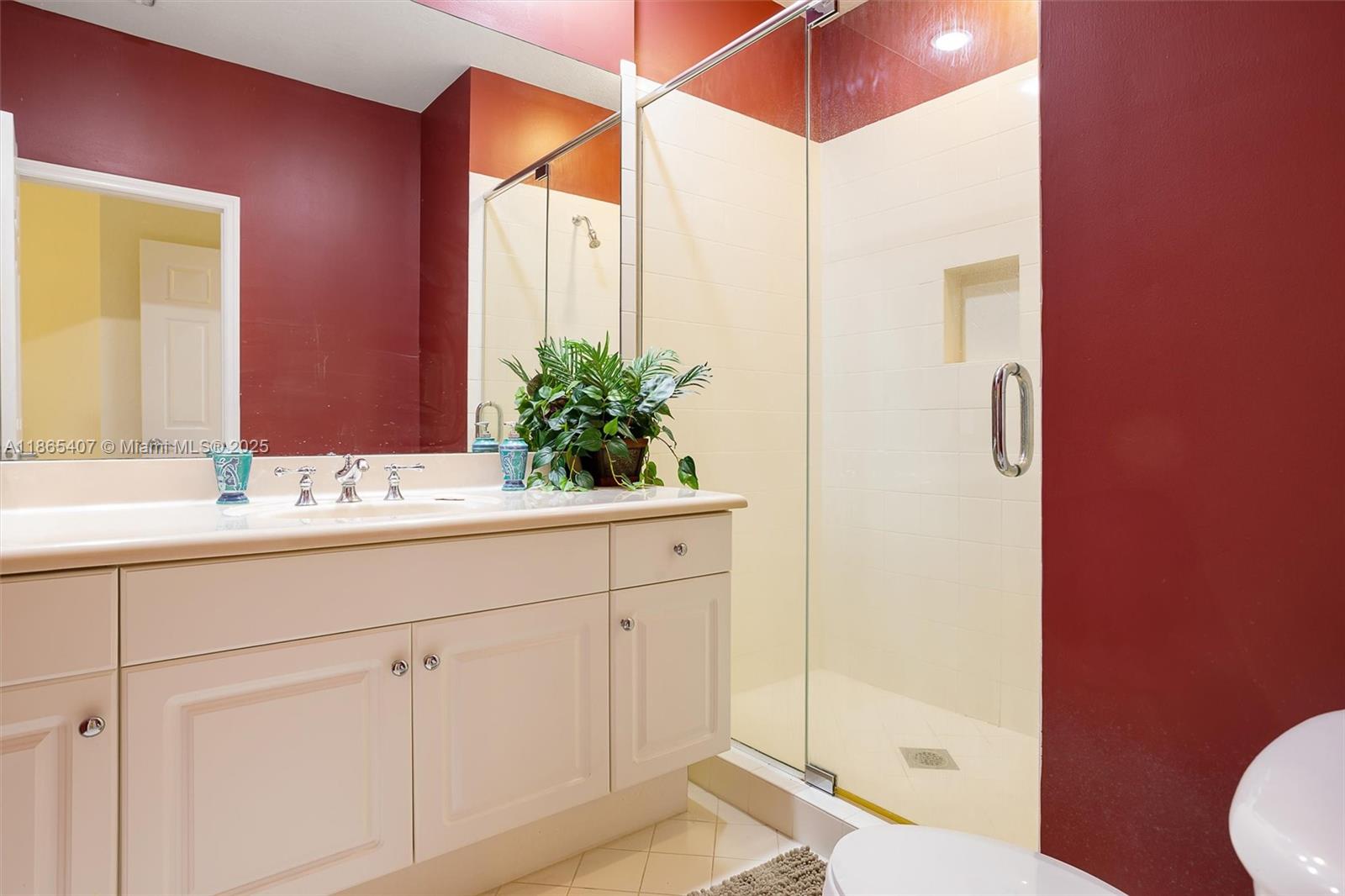 Photo of 1384 Harbor View W  (1384), Hollywood, Florida, 33019 - 
