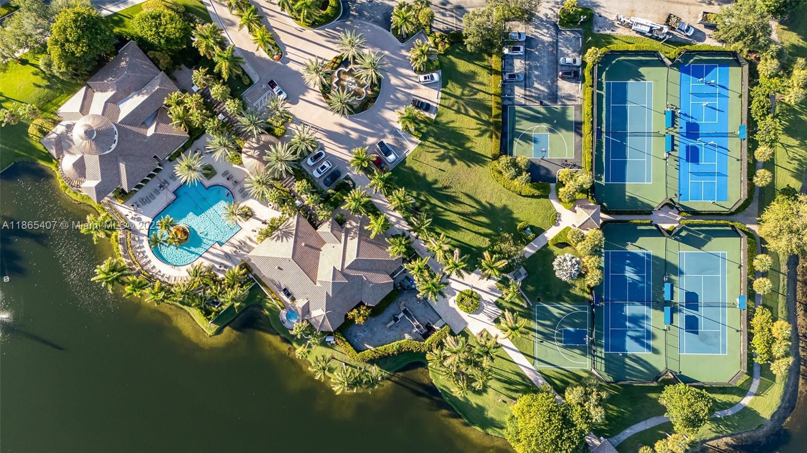 Photo of 1384 Harbor View W  (1384), Hollywood, Florida, 33019 - 