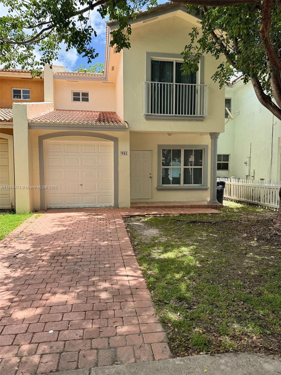 See details 941 3 / 3 1527 sq. ft. $ 2025-08-26 0 Photo