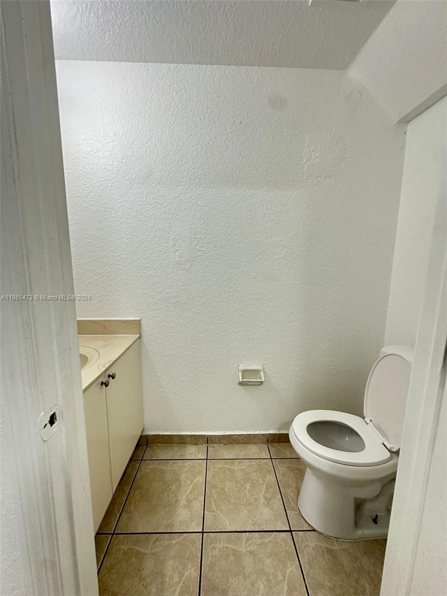 See details 941 3 / 3 1527 sq. ft. $ 2025-08-26 0 Photo