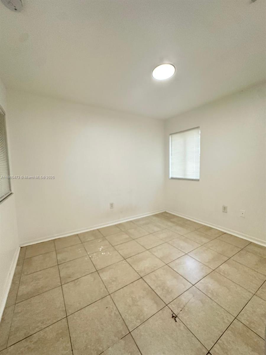 See details 941 3 / 3 1527 sq. ft. $ 2025-08-26 0 Photo