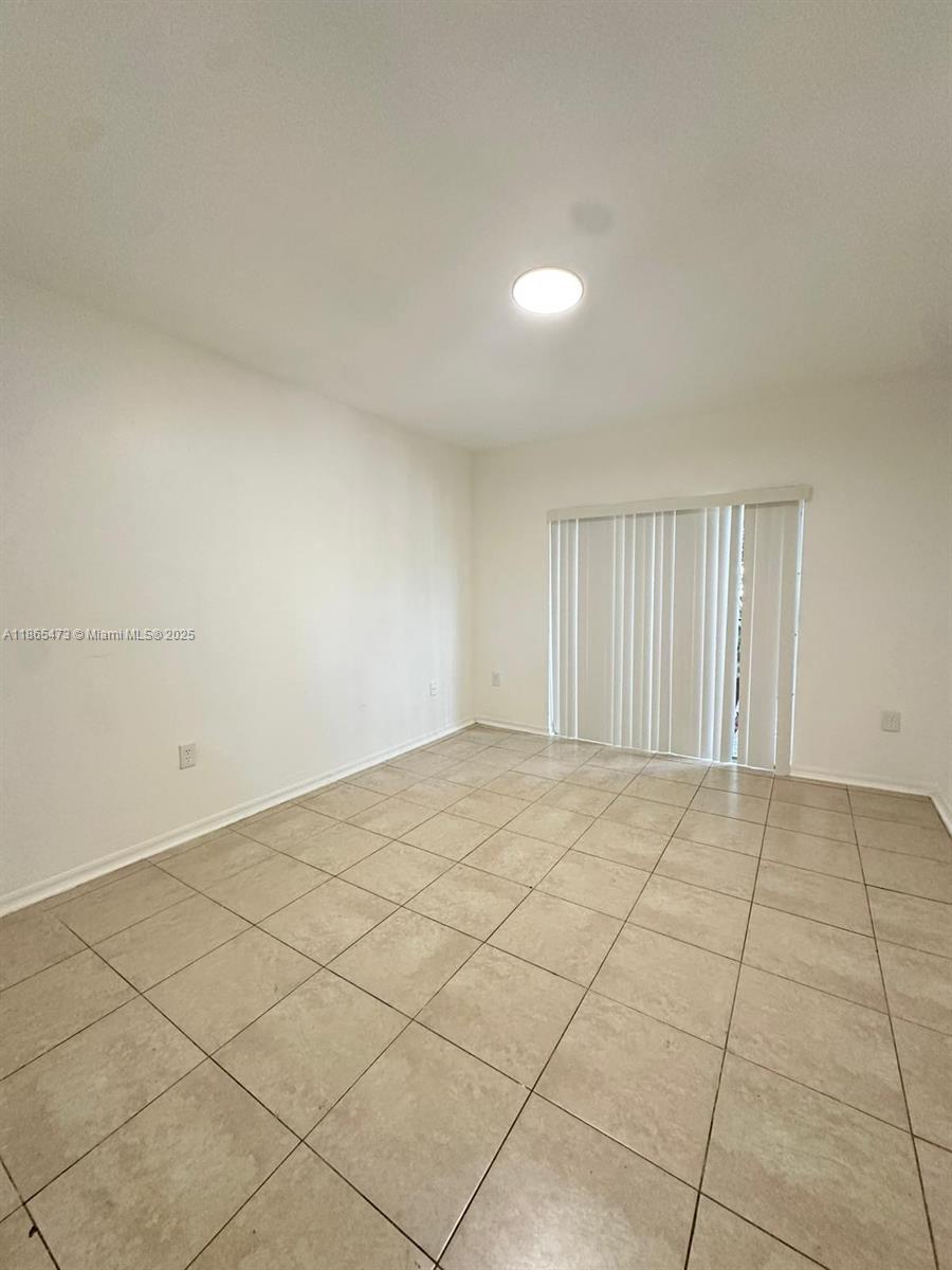 See details 941 3 / 3 1527 sq. ft. $ 2025-08-26 0 Photo