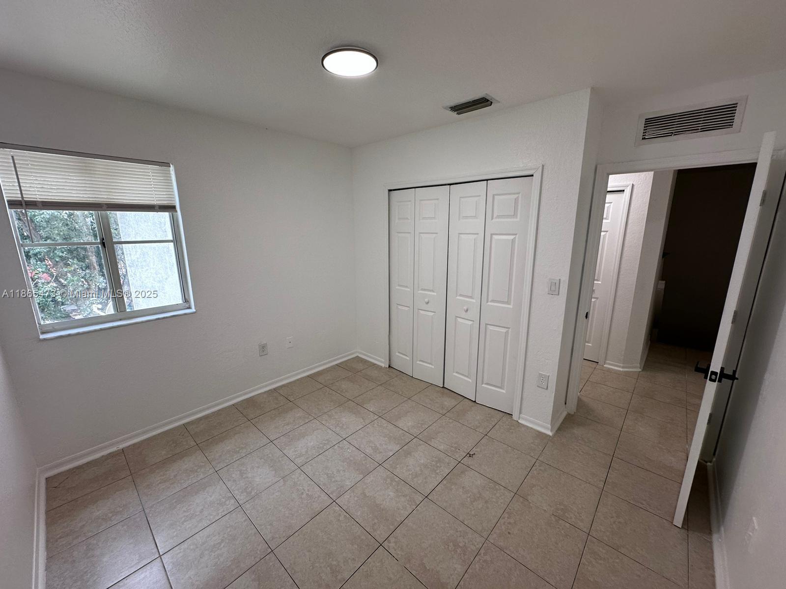 See details 941 3 / 3 1527 sq. ft. $ 2025-08-26 0 Photo