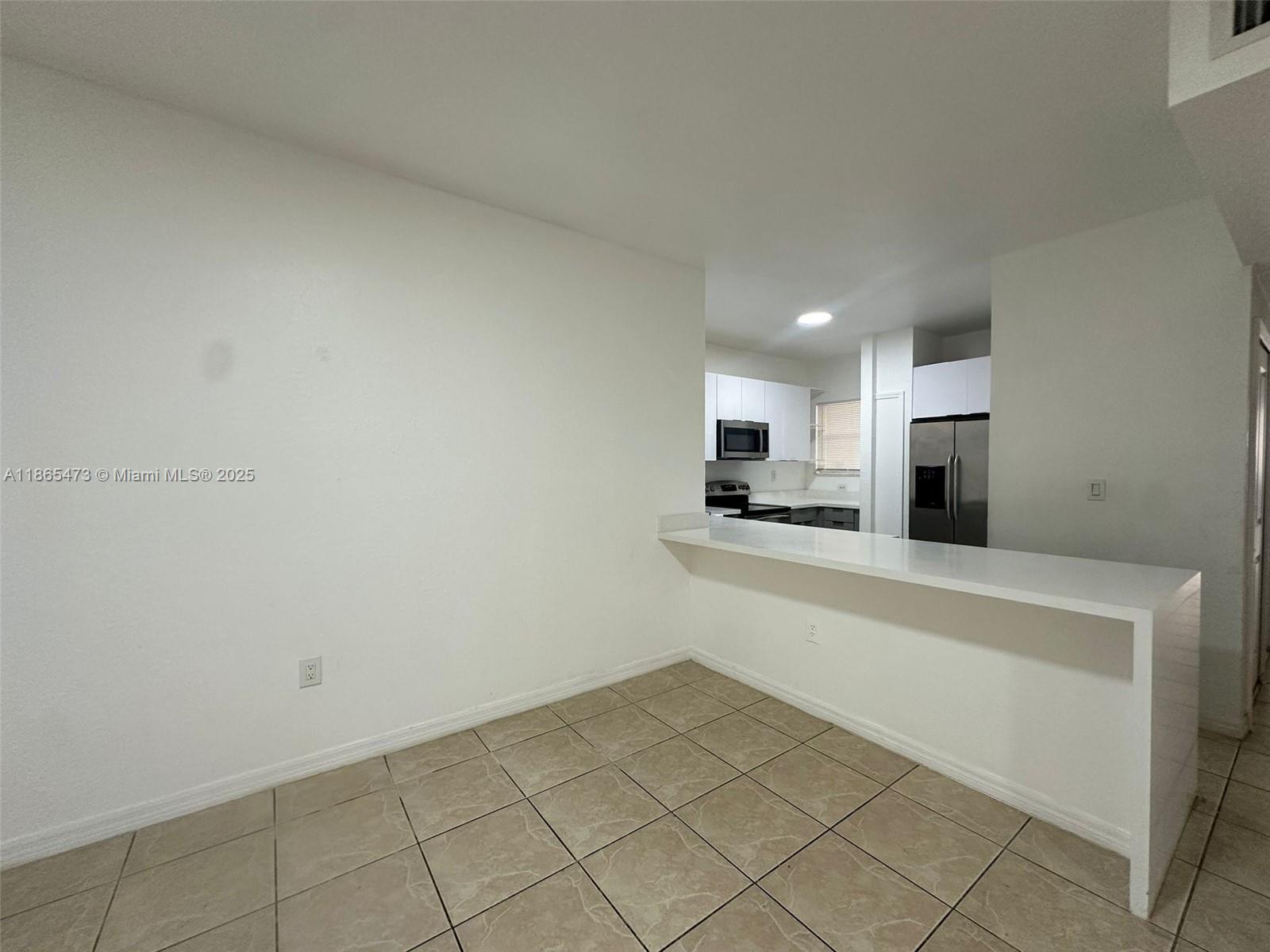 See details 941 3 / 3 1527 sq. ft. $ 2025-08-26 0 Photo