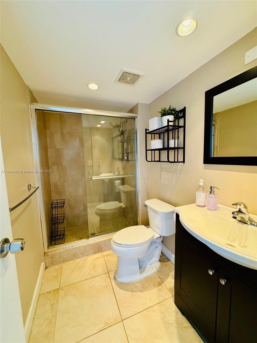Photo of 3675 Country Club Dr  #2603, Aventura, Florida, 33180 - 