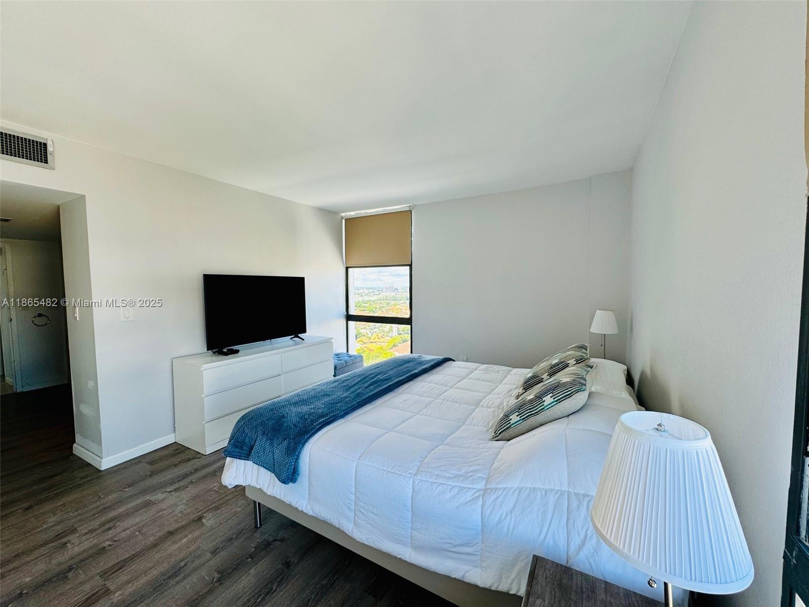 Photo of 3675 Country Club Dr  #2603, Aventura, Florida, 33180 - 