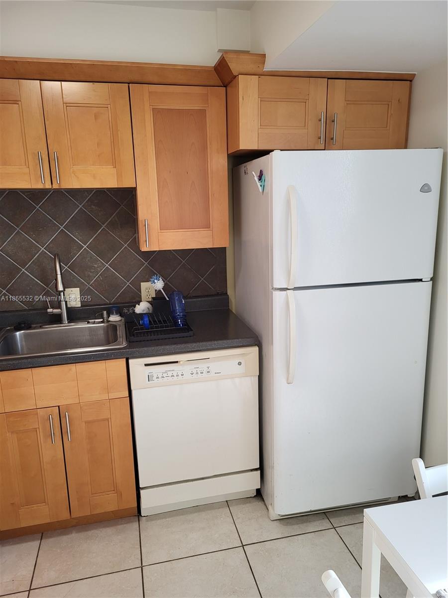 Photo of 3475 Country Club Dr  #817, Aventura, Florida, 33180 - 