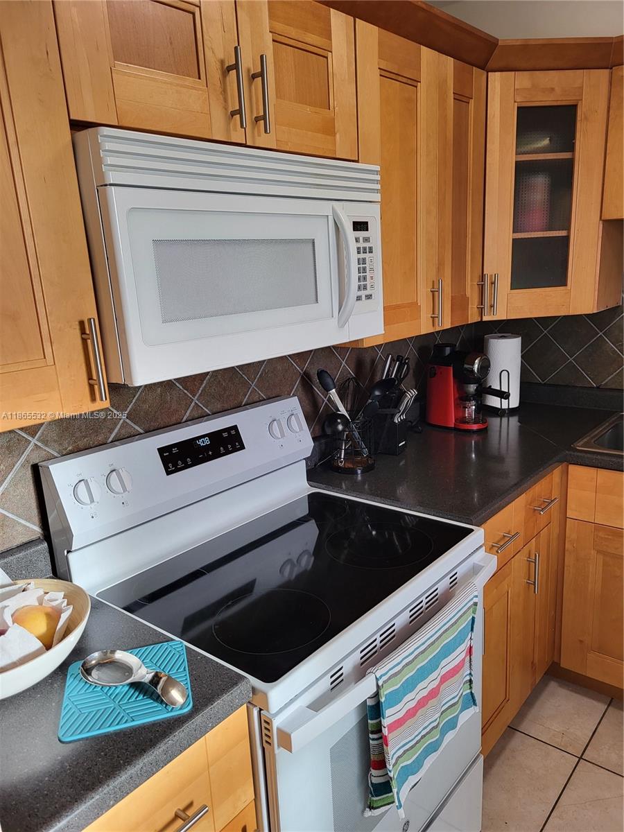 Photo of 3475 Country Club Dr  #817, Aventura, Florida, 33180 - 