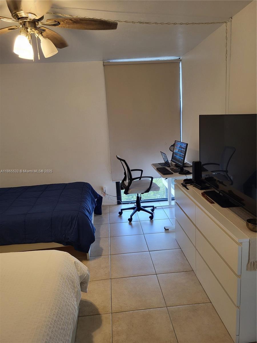 Photo of 3475 Country Club Dr  #817, Aventura, Florida, 33180 - 