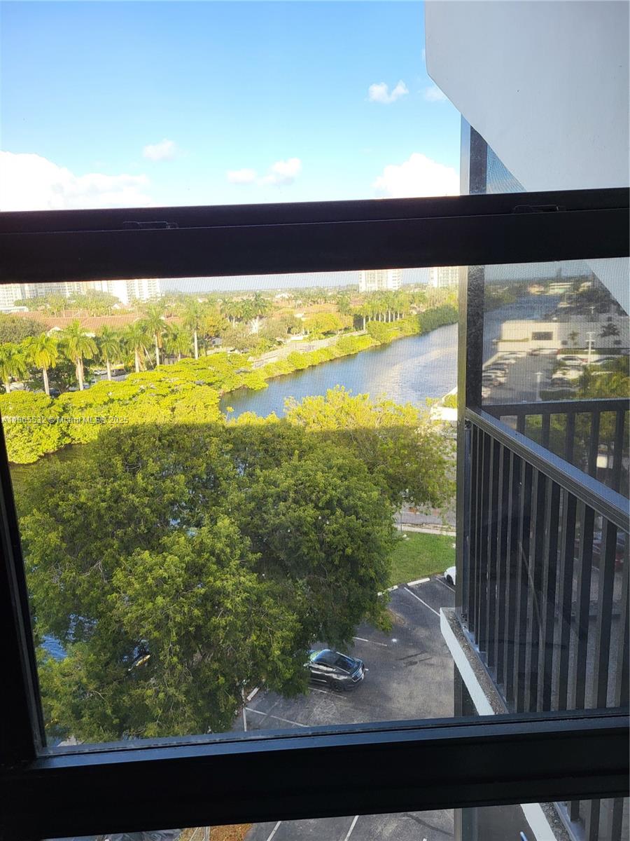 Photo of 3475 Country Club Dr  #817, Aventura, Florida, 33180 - 