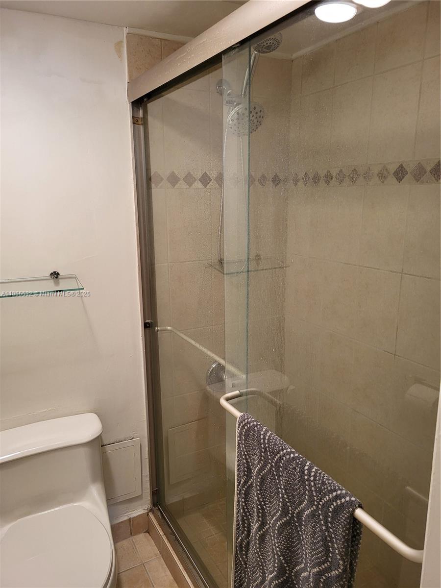 Photo of 3475 Country Club Dr  #817, Aventura, Florida, 33180 - 