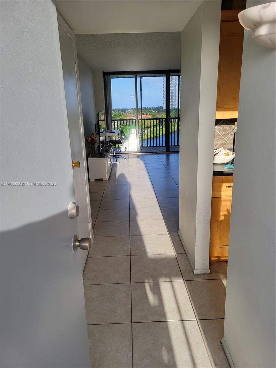 Photo of 3475 Country Club Dr  #817, Aventura, Florida, 33180 - 