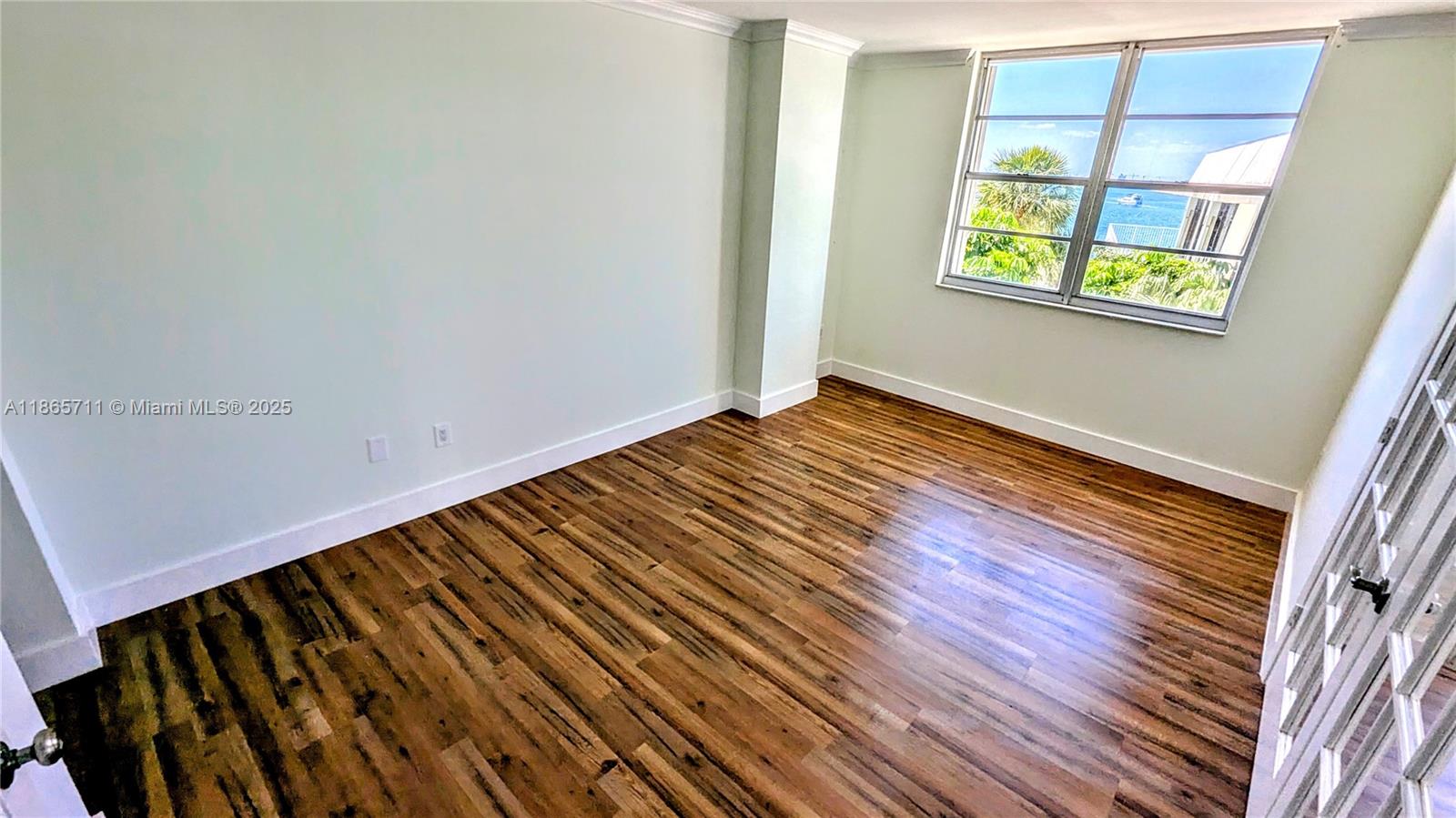 See details 206 3 / 3 1570 sq. ft. $ 2025-08-26 0 Photo