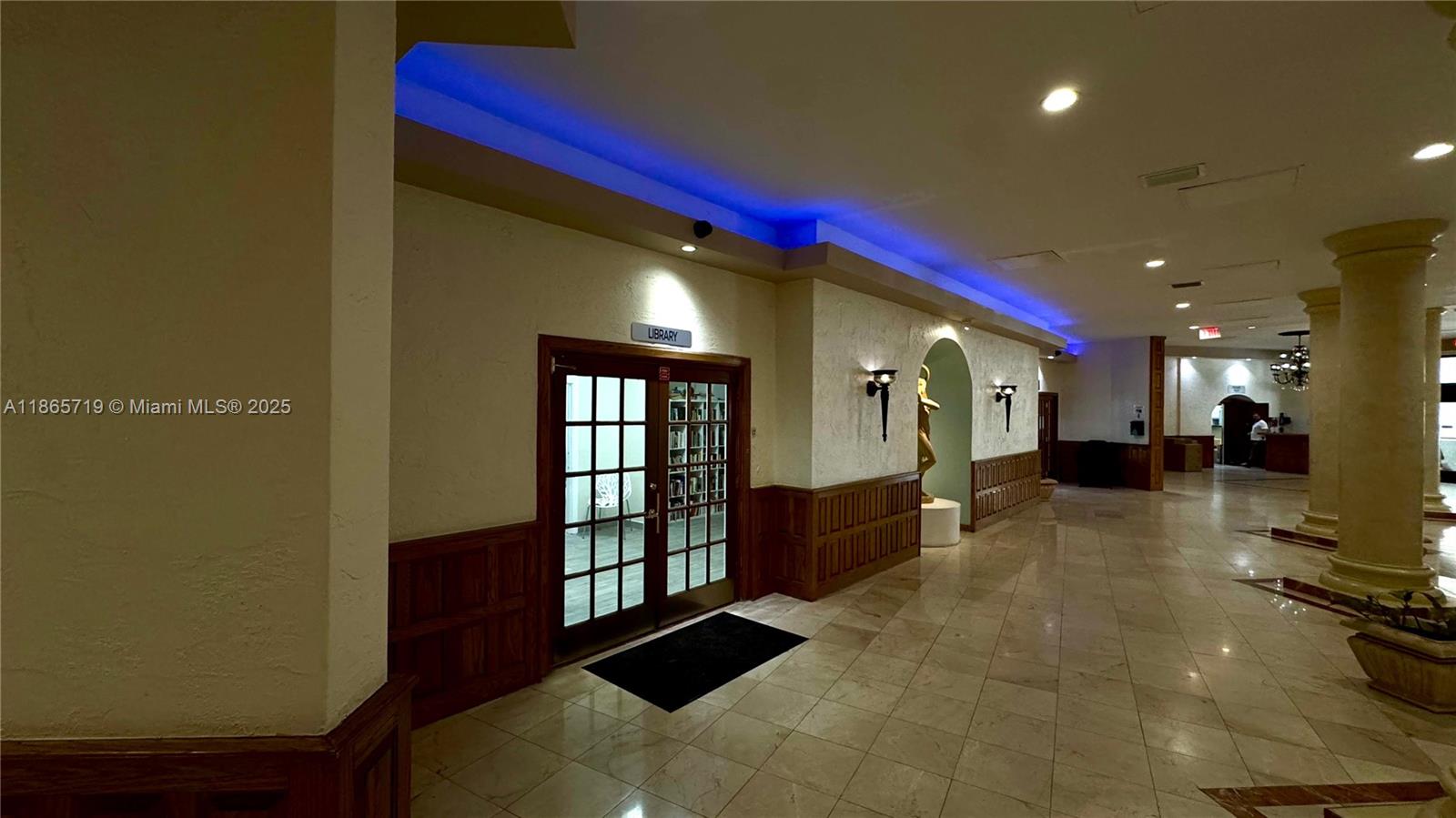 Photo of 3725 Ocean Dr  #403, Hollywood, Florida, 33019 - 