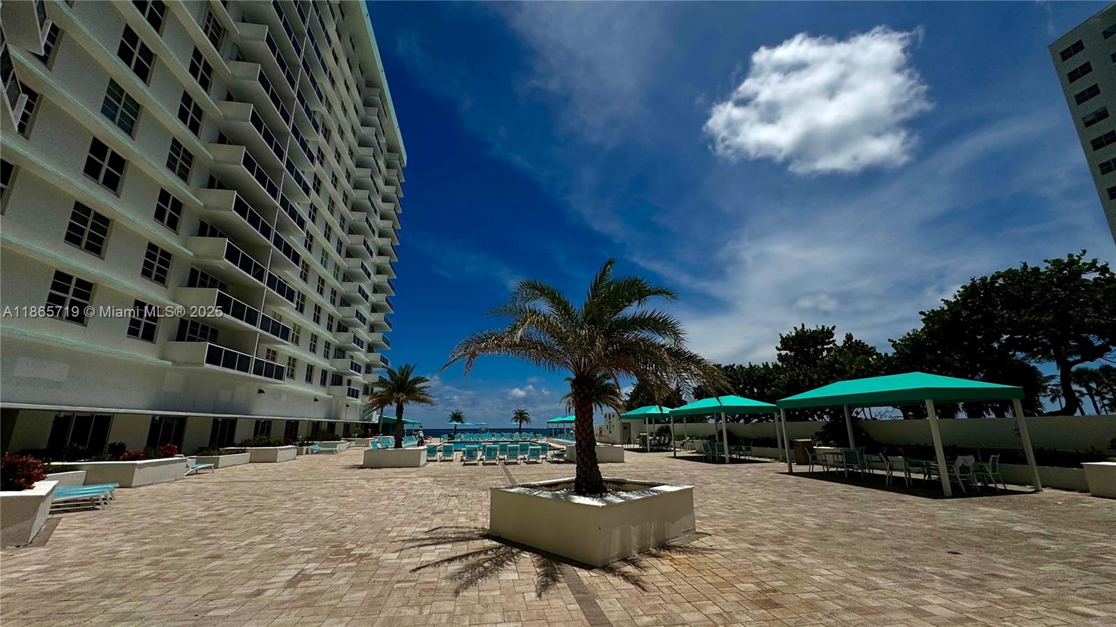 Photo of 3725 Ocean Dr  #403, Hollywood, Florida, 33019 - 