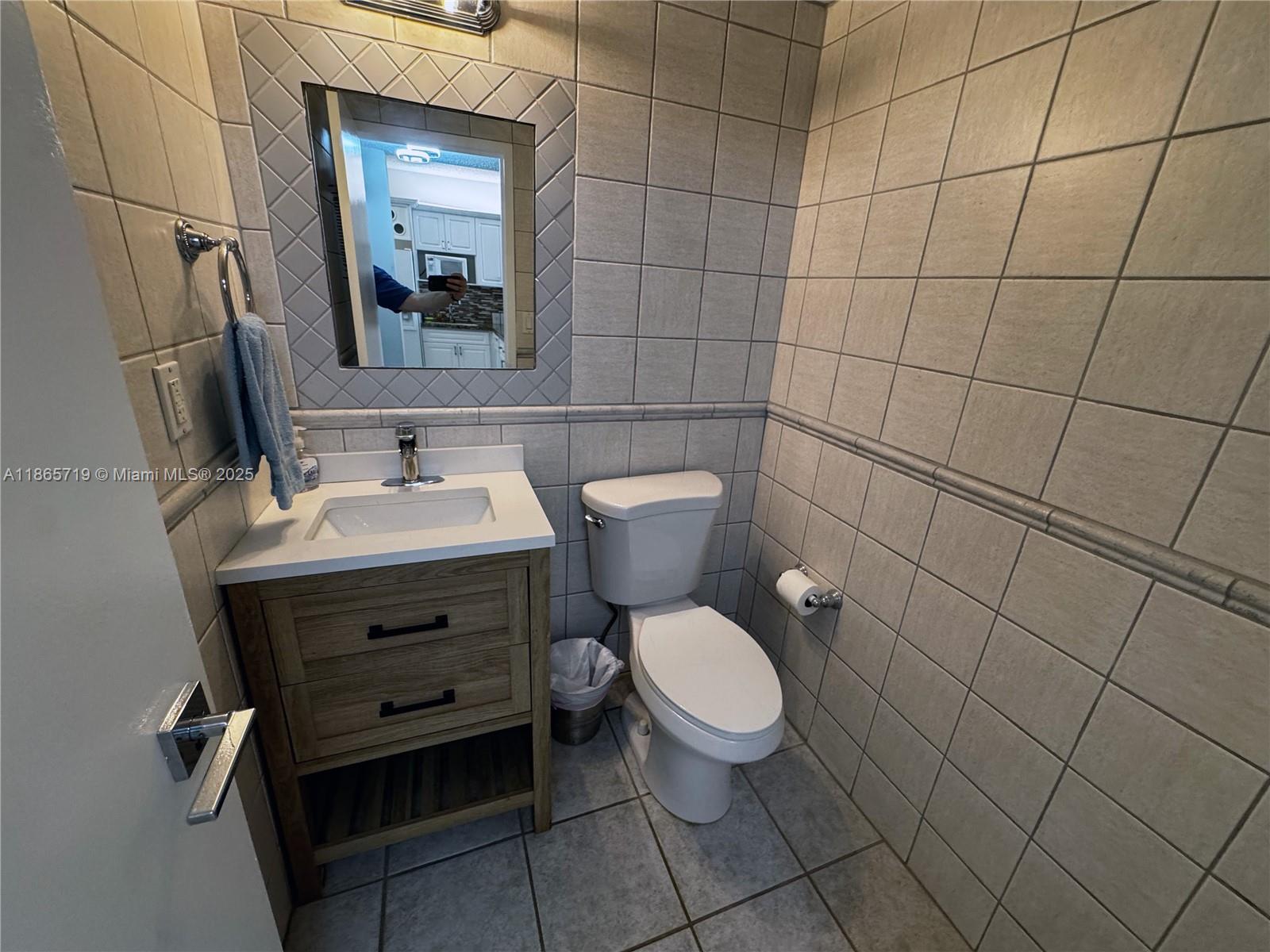 Photo of 3725 Ocean Dr  #403, Hollywood, Florida, 33019 - 
