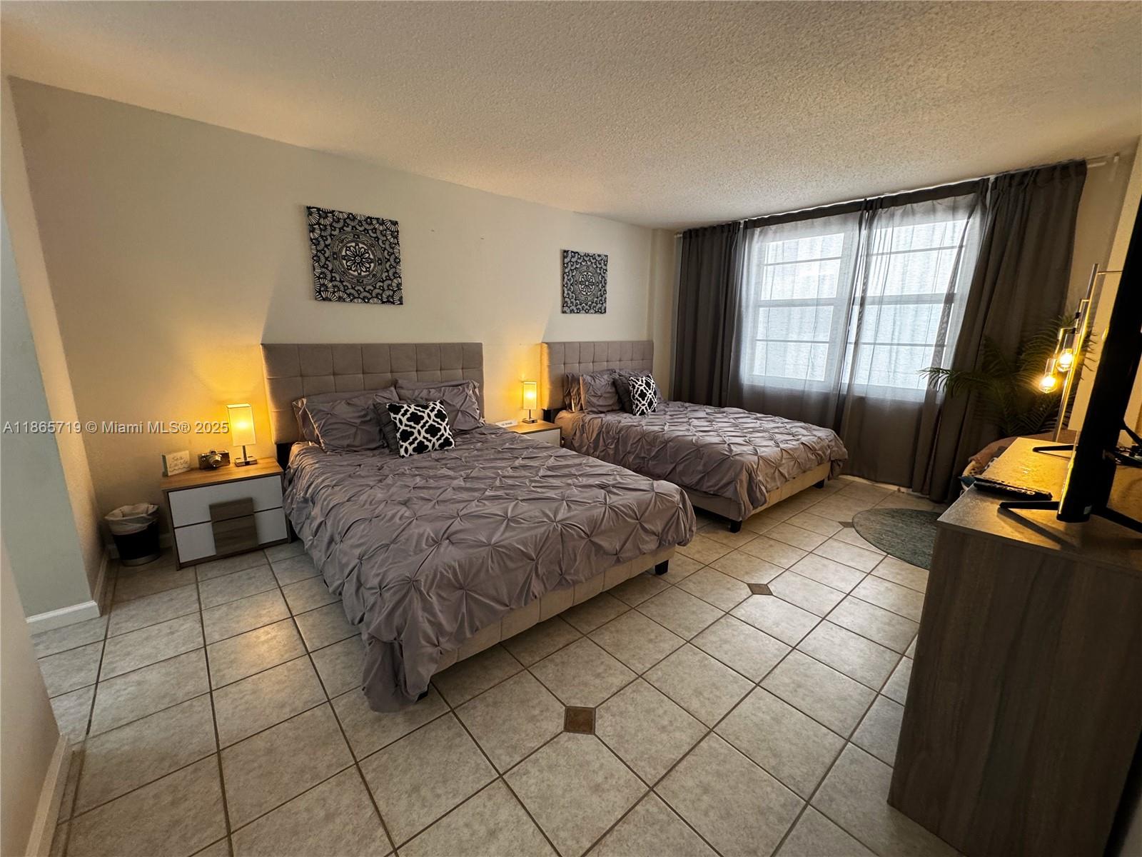 Photo of 3725 Ocean Dr  #403, Hollywood, Florida, 33019 - 