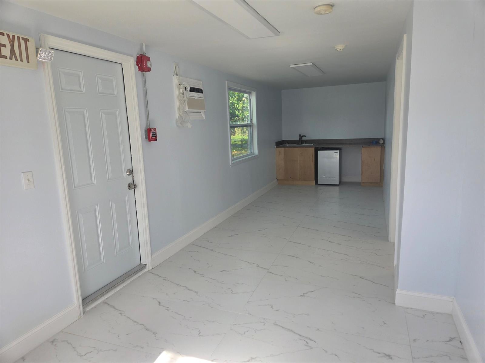   / 0  sq. ft. $ 2025-10-07 0 Photo