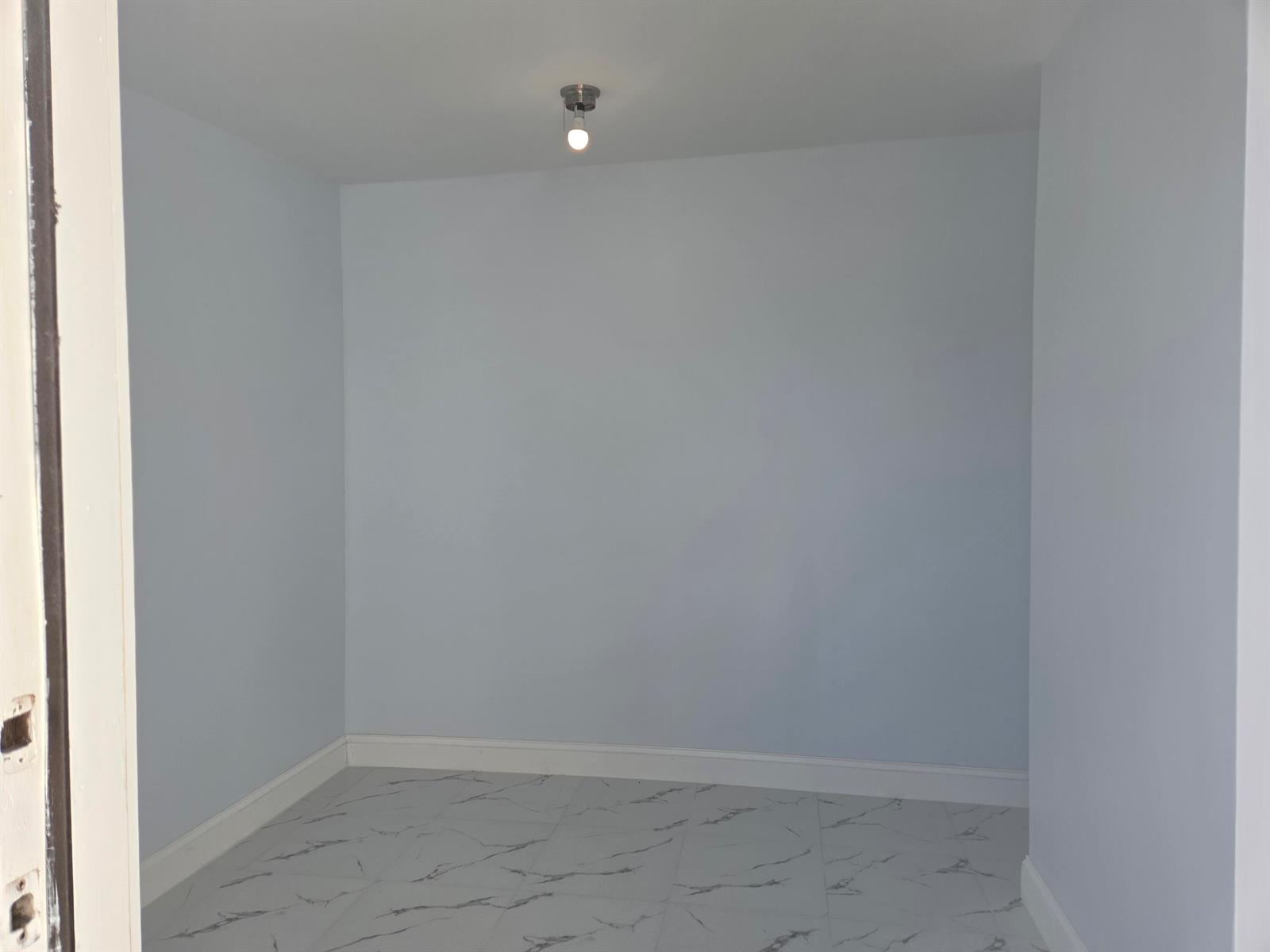   / 0  sq. ft. $ 2025-10-07 0 Photo