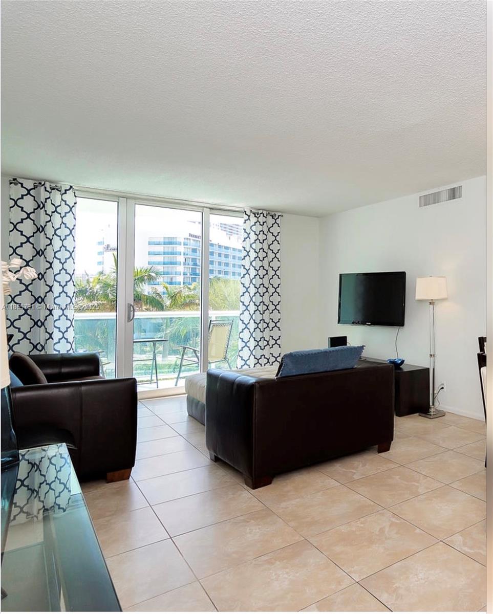 Photo of 3901 Ocean Dr  #4U, Hollywood, Florida, 33019 - 