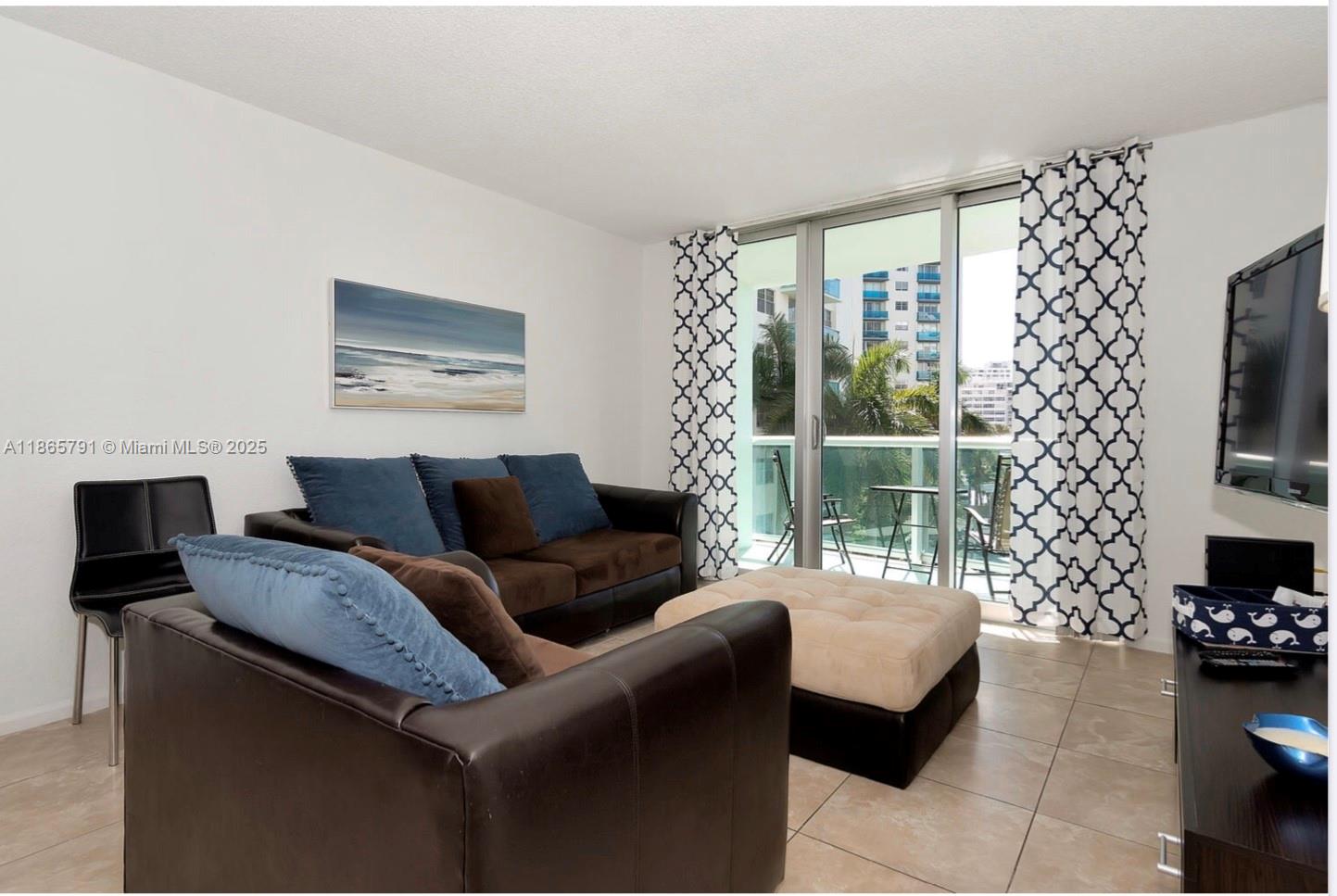Photo of 3901 Ocean Dr  #4U, Hollywood, Florida, 33019 - 