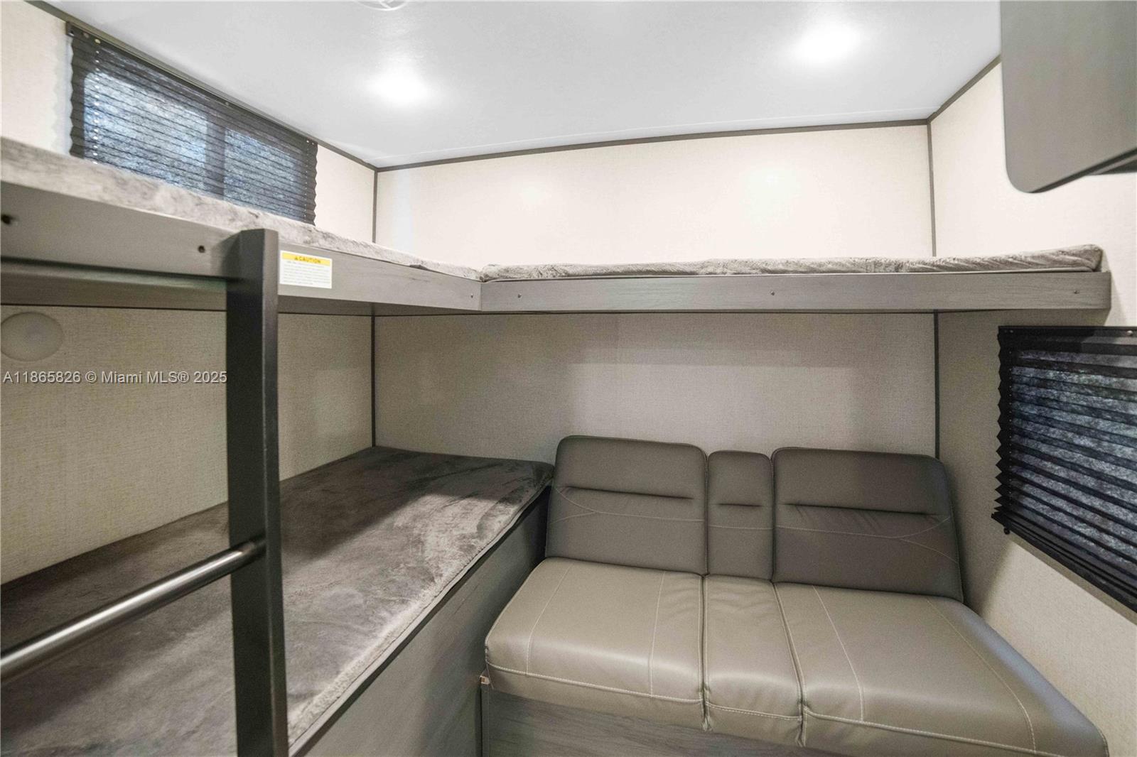 Ver detalles / sq. ft. $ 2025-08-26 0 foto