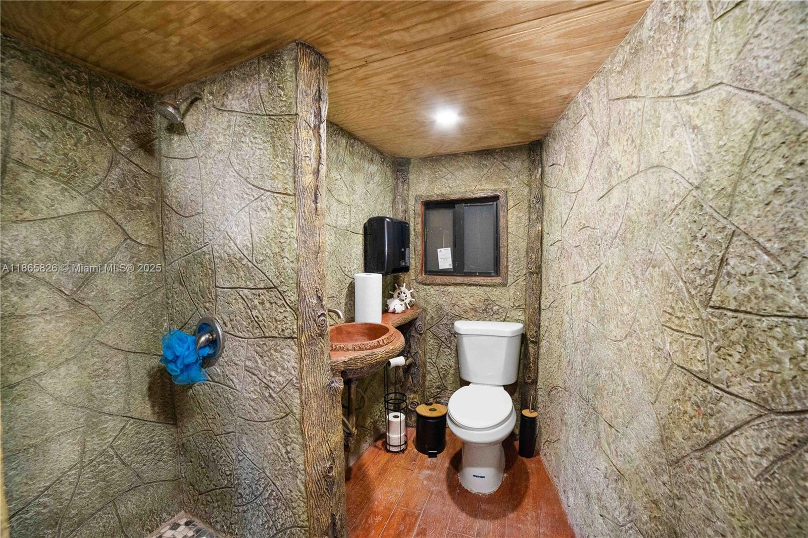 Ver detalles / sq. ft. $ 2025-08-26 0 foto