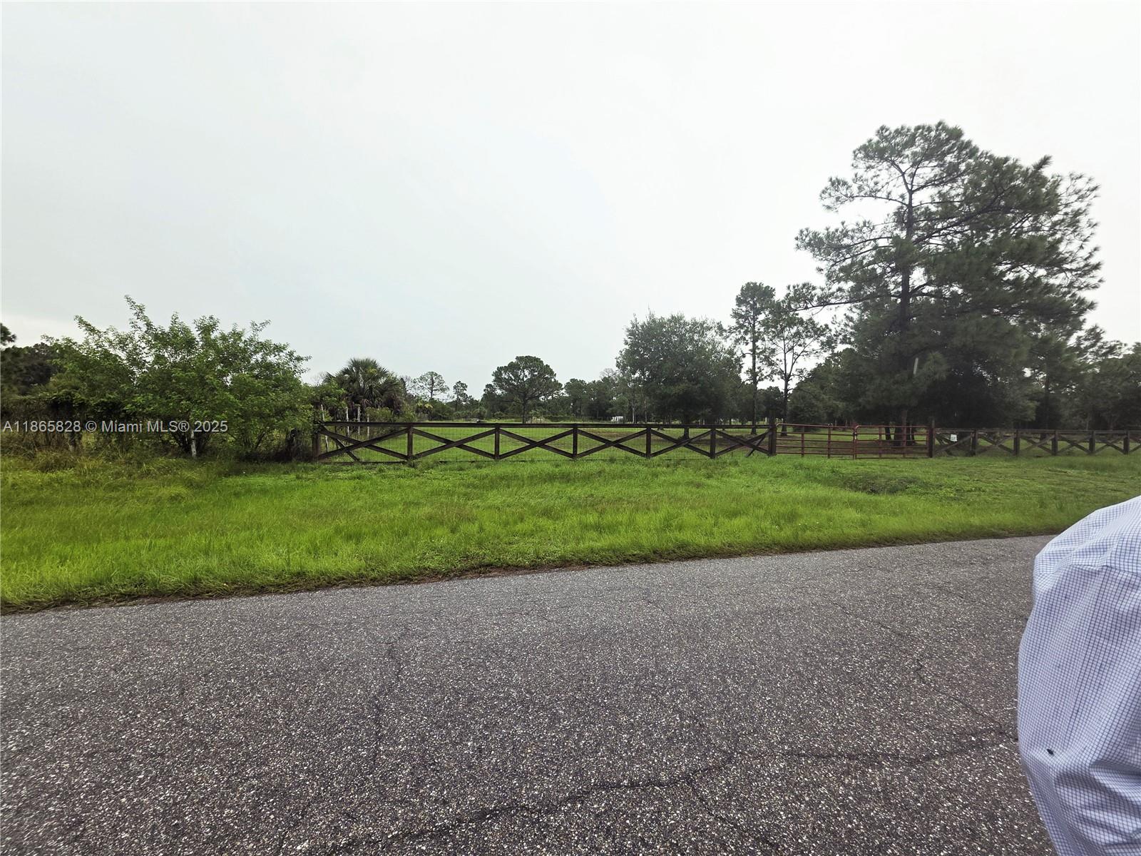 See details / sq. ft. $ 2025-08-26 0 Photo