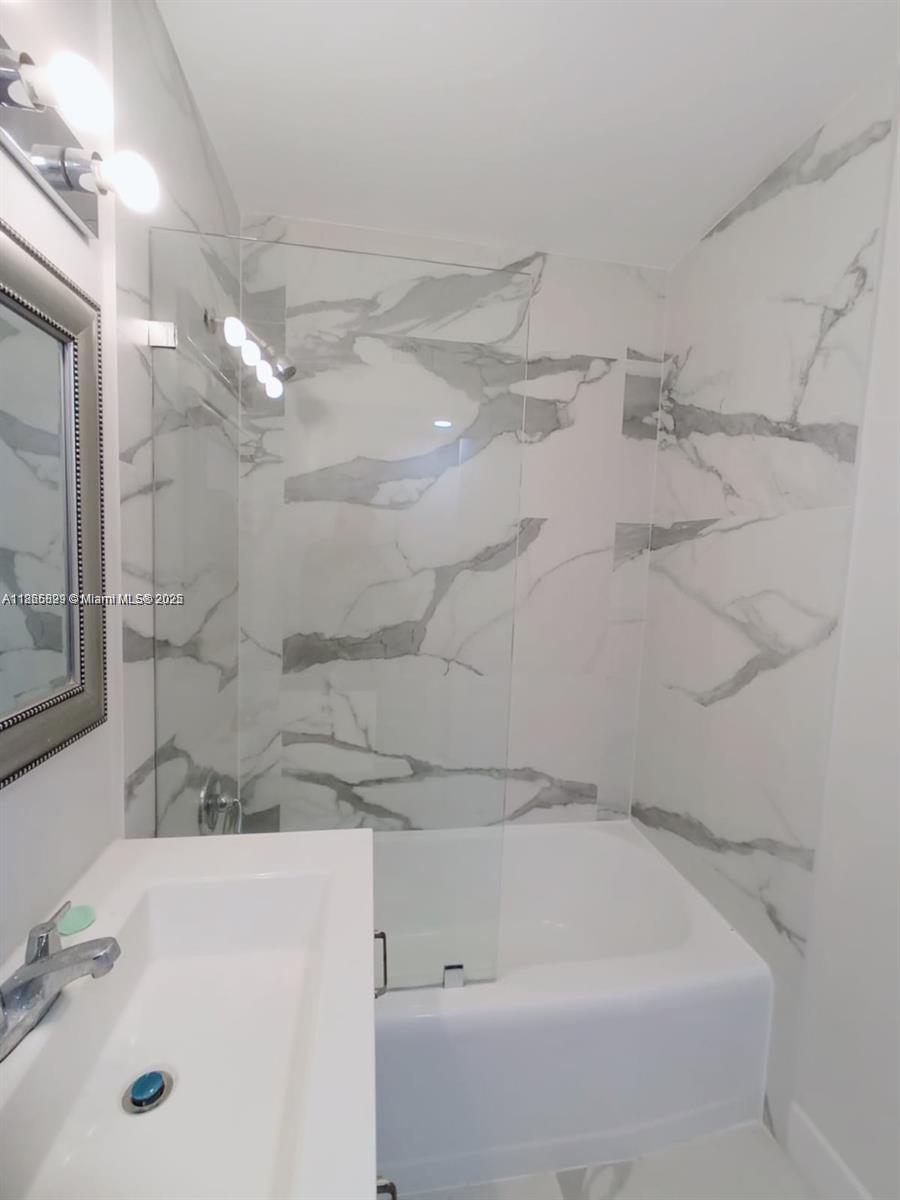 15061 3 / 2  кв.футов $ 2026-03-23 0 Фото