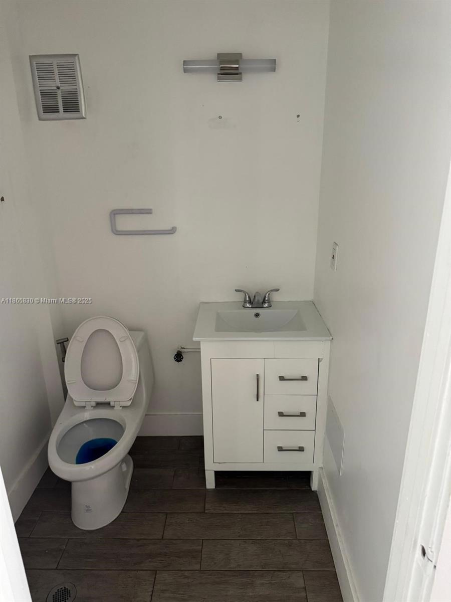 Ver detalles 3 / sq. ft. $ 2025-08-26 0 foto