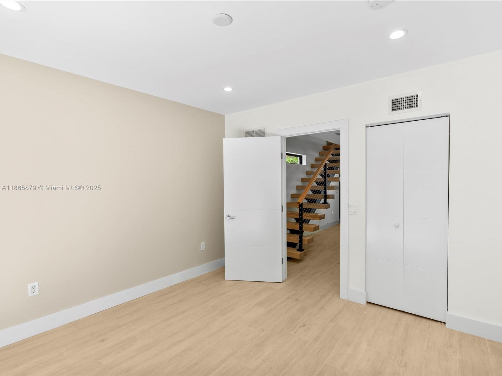 See details / 0 sq. ft. $ 2025-08-26 0 Photo