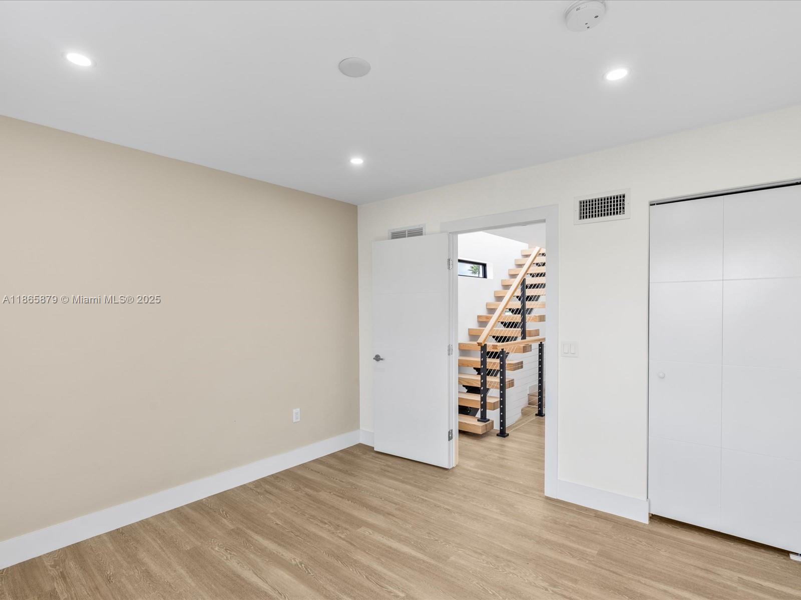 See details / 0 sq. ft. $ 2025-08-26 0 Photo