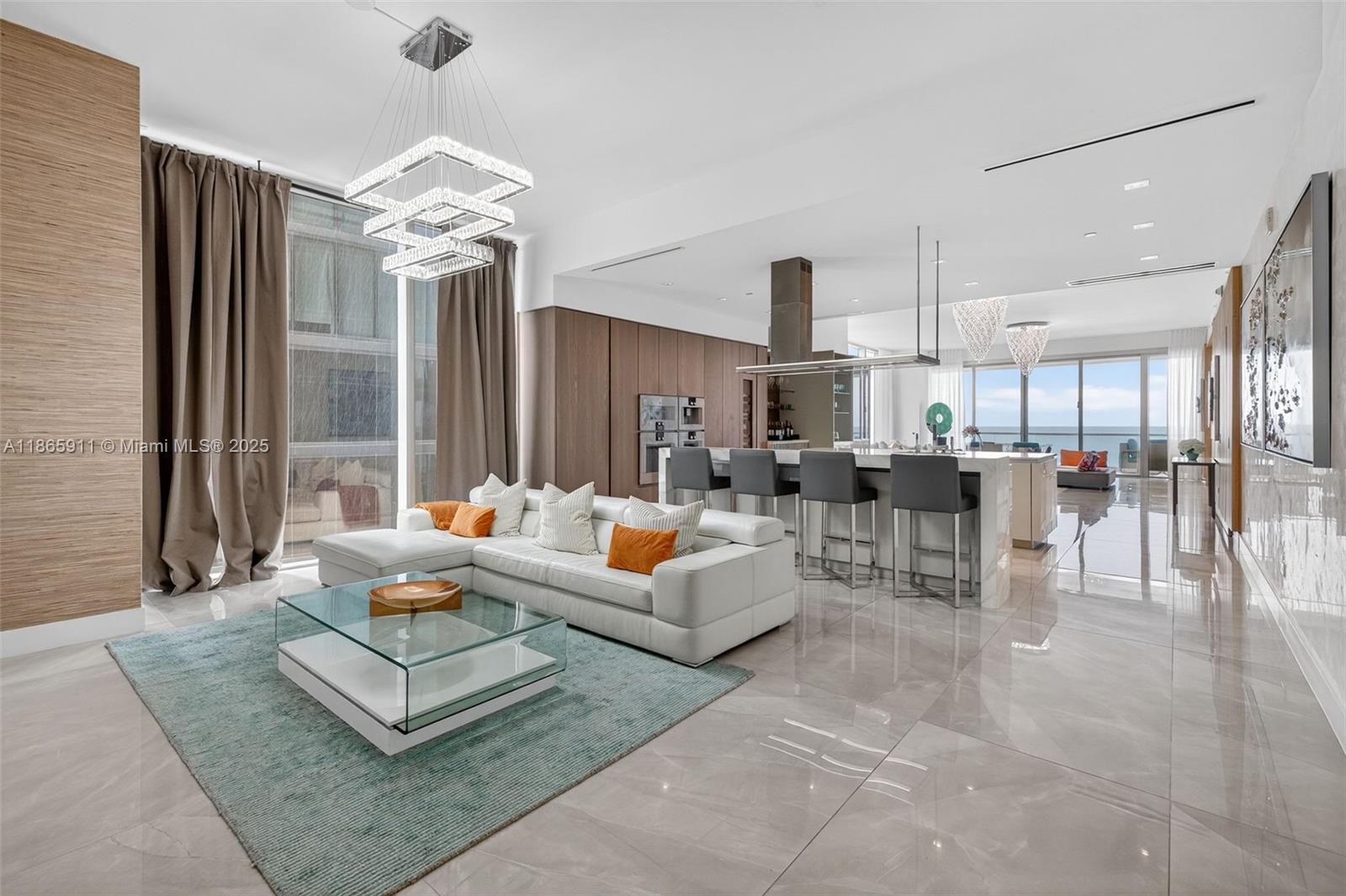 Ver detalles 501 4 / 6 3252 sq. ft. $ 2025-08-26 0 foto