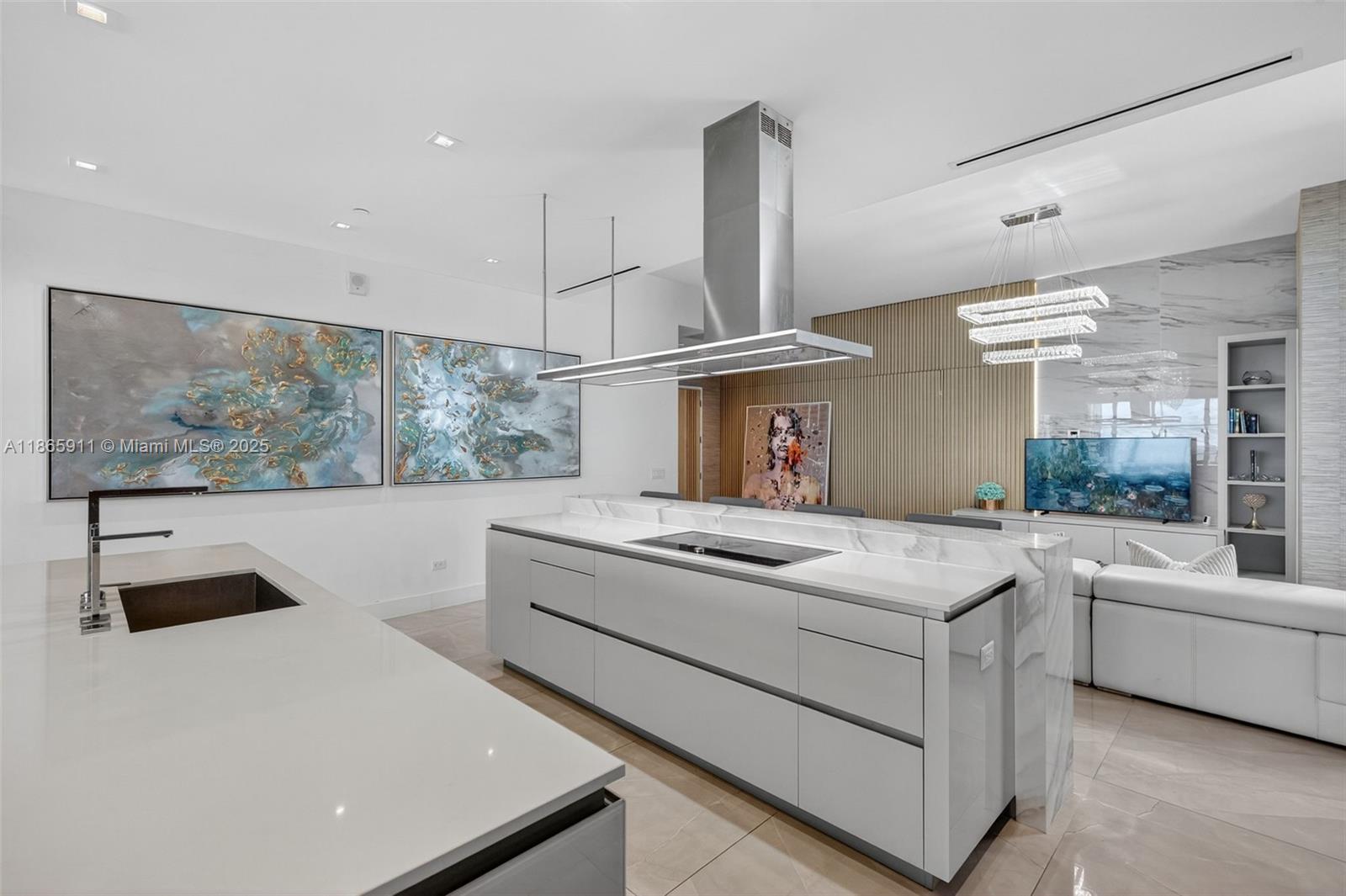Ver detalles 501 4 / 6 3252 sq. ft. $ 2025-08-26 0 foto