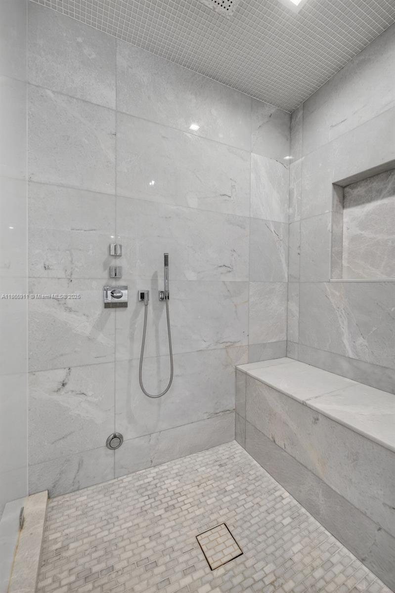 Ver detalles 501 4 / 6 3252 sq. ft. $ 2025-08-26 0 foto