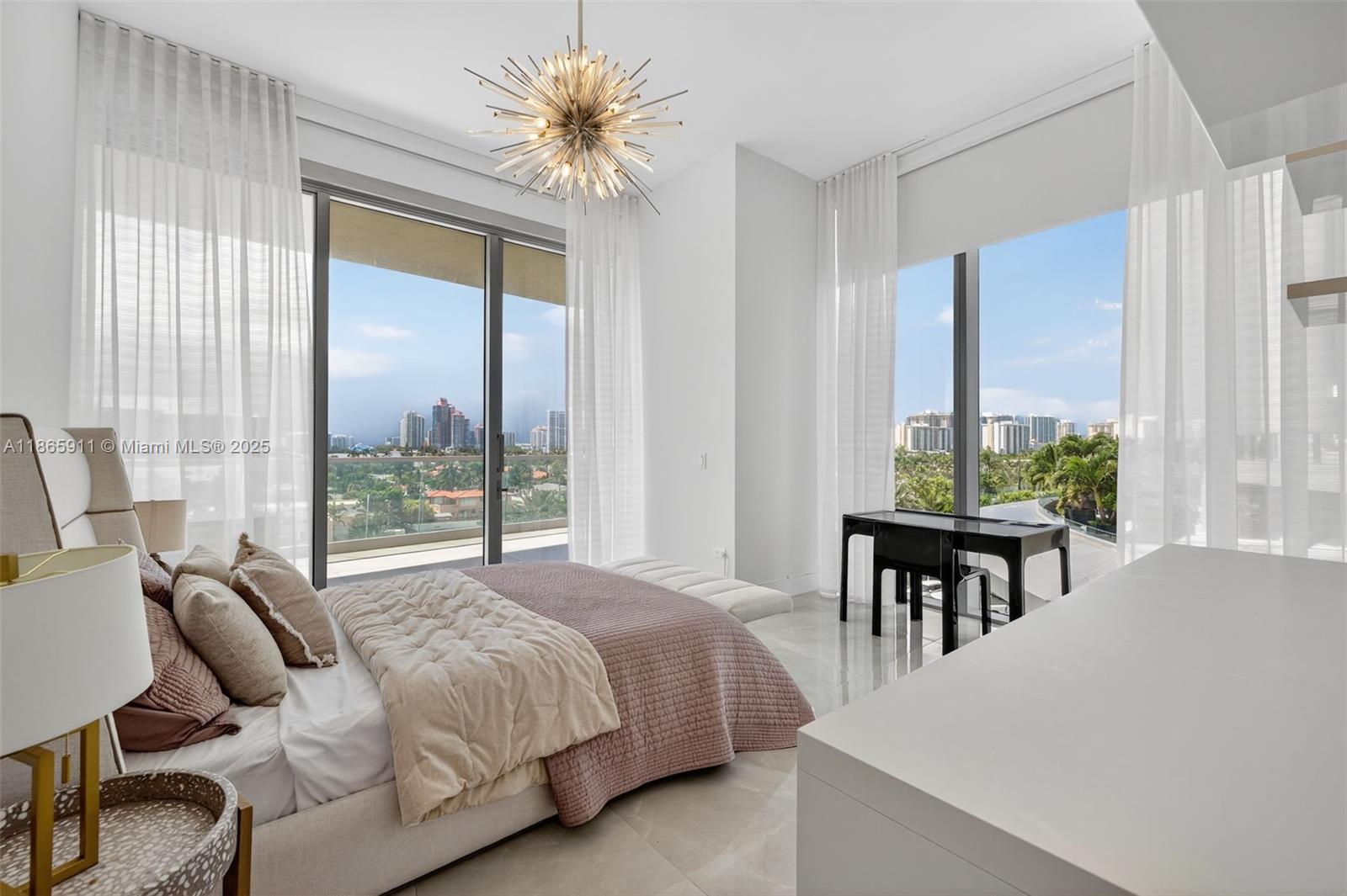 Ver detalles 501 4 / 6 3252 sq. ft. $ 2025-08-26 0 foto